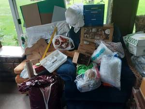 lot 87 image: Lot of Assorted Craft Supplies & More