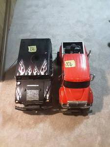 lot 106 image: 2 Kids toy Trucks