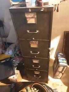 lot 107 image: Dark Green Filing Cabinet