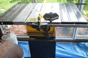 lot 18 image: Delta HomeCraft Table Saw