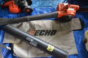 lot 32 image: Echo Shred N Vac & Black and Decker Edger