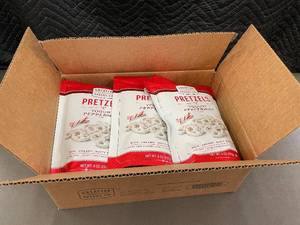 lot 440 image: I 1 - Creative Snacks Co. Yogurt Peppermint Pretzels 9 oz (255g) - 6 Pack