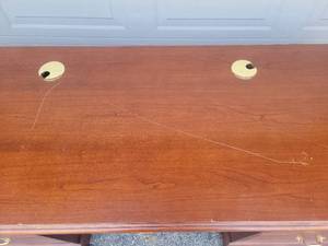 lot 11 image: Winners Only Luxury Home Office Desk Unit