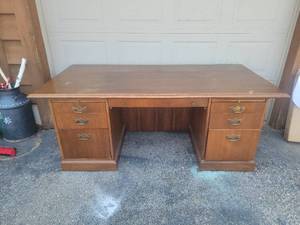 lot 19A image: Classic Home Office Desk