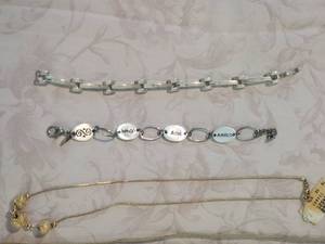 lot 23F image: Chic Costume Jewelry Collection (12)