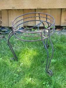 lot 78 image: Stylish Sculpted Iron Planter Stand Pair