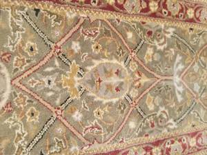 lot 28 image: Safavieh Indian Wool Runner Rug - Persian Legend - 26 x 16