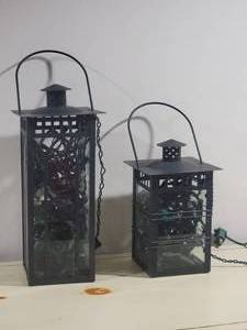 lot 127 image: Patio Ambiance Black Metal Hanging Lantern Pair