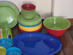 lot 128 image: Poolside Party Pack
