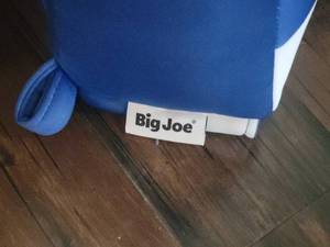lot 110 image: Big Joe Pool Float Pair