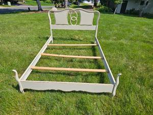 lot 55 image: Provisional Drexel Double Bedframe