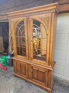 lot 68 image: Traditional Georgian Oak China Cabinet