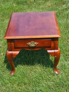 lot 58 image: Queen Anne Traditional Side Table