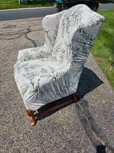 lot 133 image: Slipcover Wingback Chair