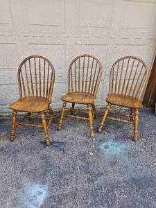 lot 62 image: Winser Back Dining Chair (three)