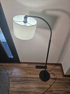 lot 50 image: Modern Arched Floor Lamp