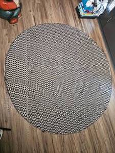 lot 30 image: Country Chic Round Area Rug Black & White Rag Rug