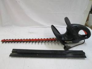 lot 22 image: Remington 22 titanium electric hed...