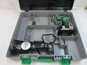 lot 29 image: Hitachi 18V cordless drill and flas...