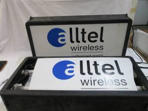 lot 44 image: 2 alltell wireless light up signs 3...