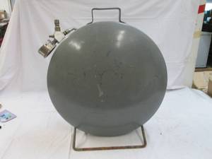 lot 59 image: Airtank...