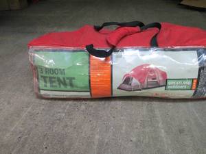 lot 69 image: 3 room tent...
