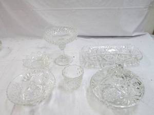 lot 80 image: Crystal dishes...
