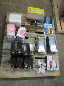 lot 86 image: Large lot of items for resale iphon...
