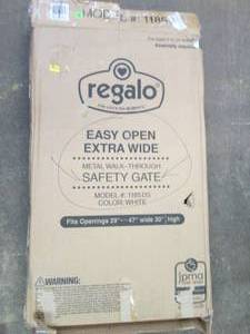 lot 90 image: regalo easy open extra wide safety ...