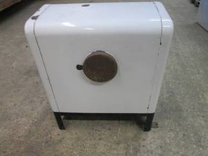 lot 102 image: Vintage metal space heater non func...