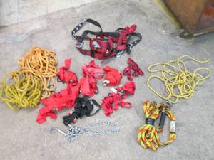 lot 107 image: Rope, ratchet straps, chains and fu...