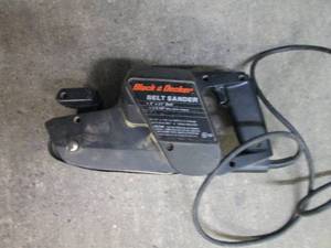 lot 112 image: Black & Decker belt sander 3 x 21...