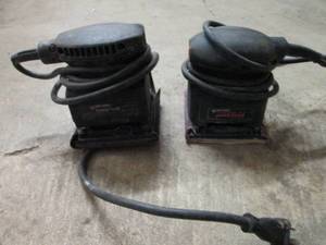 lot 114 image: Black & Decker finishing sanders No...