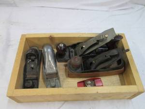 lot 138 image: 5 hand planers various sizes...