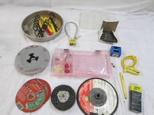 lot 141 image: Miscellaneous tools and accessories...