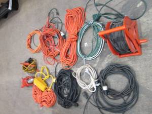 lot 154 image: Variety of extension cords 13...
