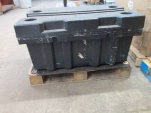 lot 155 image: Large heavy duty plastic storage co...