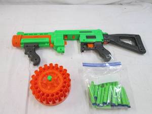 lot 195 image: Nerf type toy gun...