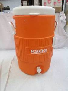 lot 217 image: Igloo 5 gallon water beverage coole...