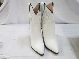 lot 245 image: Doboyg white and black chunky heel ...