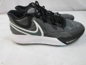 lot 247 image: Mens Nike Size 9.5 like new...