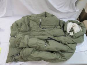 lot 249 image: Womens Orolay hooded winter jacket ...