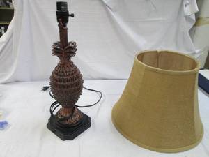lot 282 image: 27 lamp...