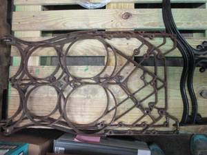 lot 286 image: Cast iron legs...