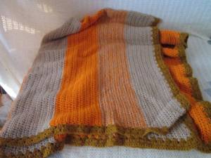 lot 315 image: Vintage crochet blanket...