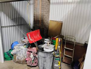 lot 1 image: 5x10 Unit - Carpet Cleaner & Miscellaneous Household
