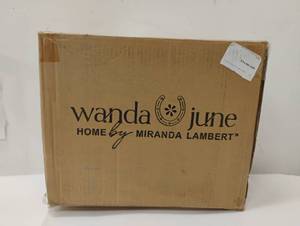 NEW WANDA JUNE BY MIRANDA LAMBERT HOLIDAY GLASSES