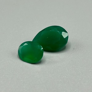 4.20 Carat Emerald Pear & Oval Faceted Cut - Set of 2 Loose Stones