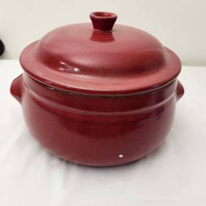 lot 15 image: New EMILE HENRY Round Casserole Stew Pot Dutch Oven Bakeware 4.25Qt. , Red Ceramic French Oven to Table Cook Pot