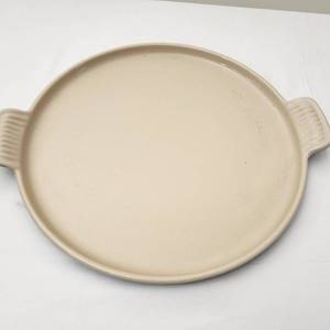 lot 17 image: New Le Creuset Green Enameled Cast Iron 12.5 Inches Round BISTRO Grill Pan Made in France